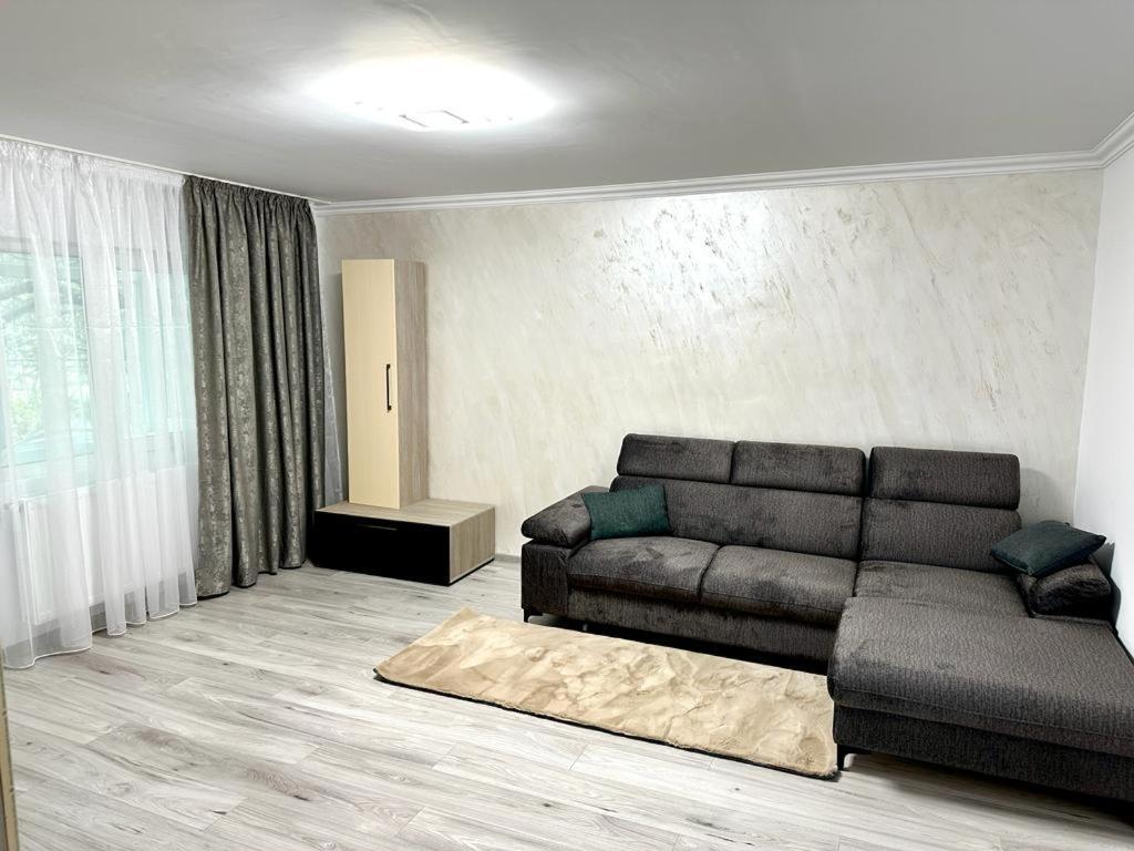 Elite Apartment Buzau Exterior foto